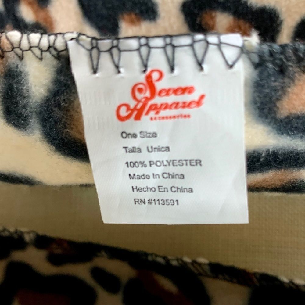 SCARF 🧣 Leopard print - Picture 3 of 3